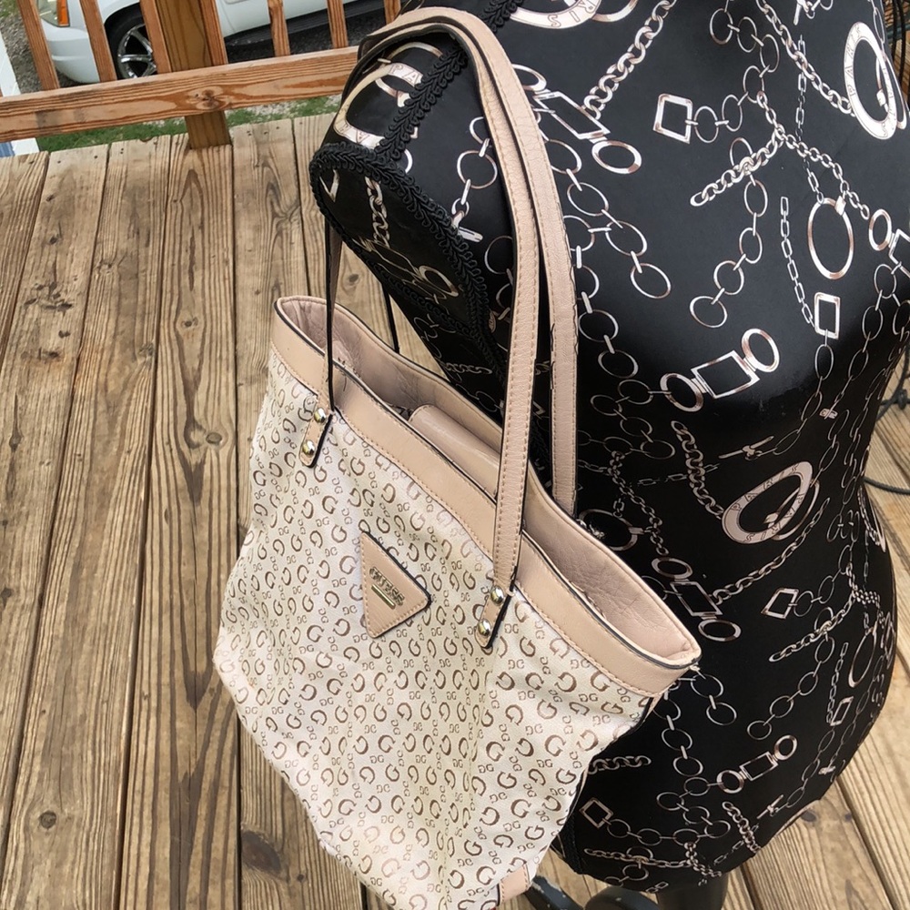 GUESS purse - Picture 3 of 6
